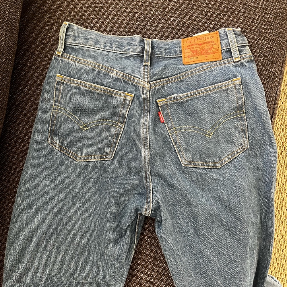Classic Levi's 501 ‘81 Straight Leg High Rise Jeans in Medium Blue
